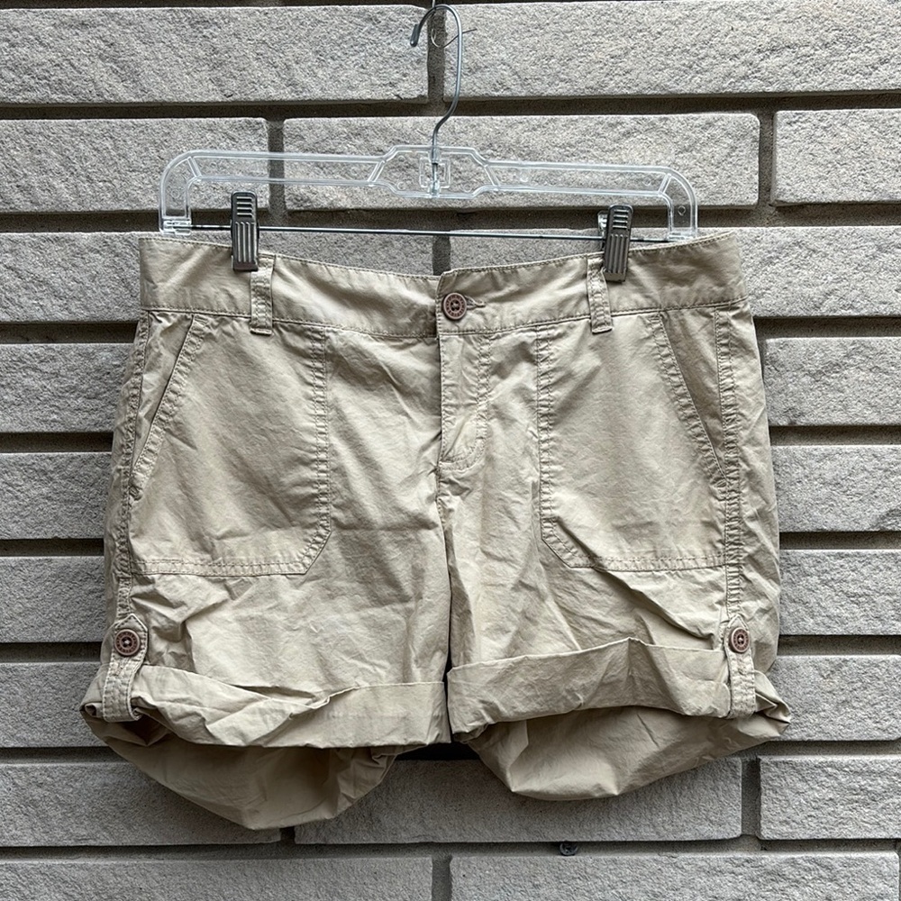 Tommy Hilfiger Tan Lightweight Cuffed Shorts Size 4